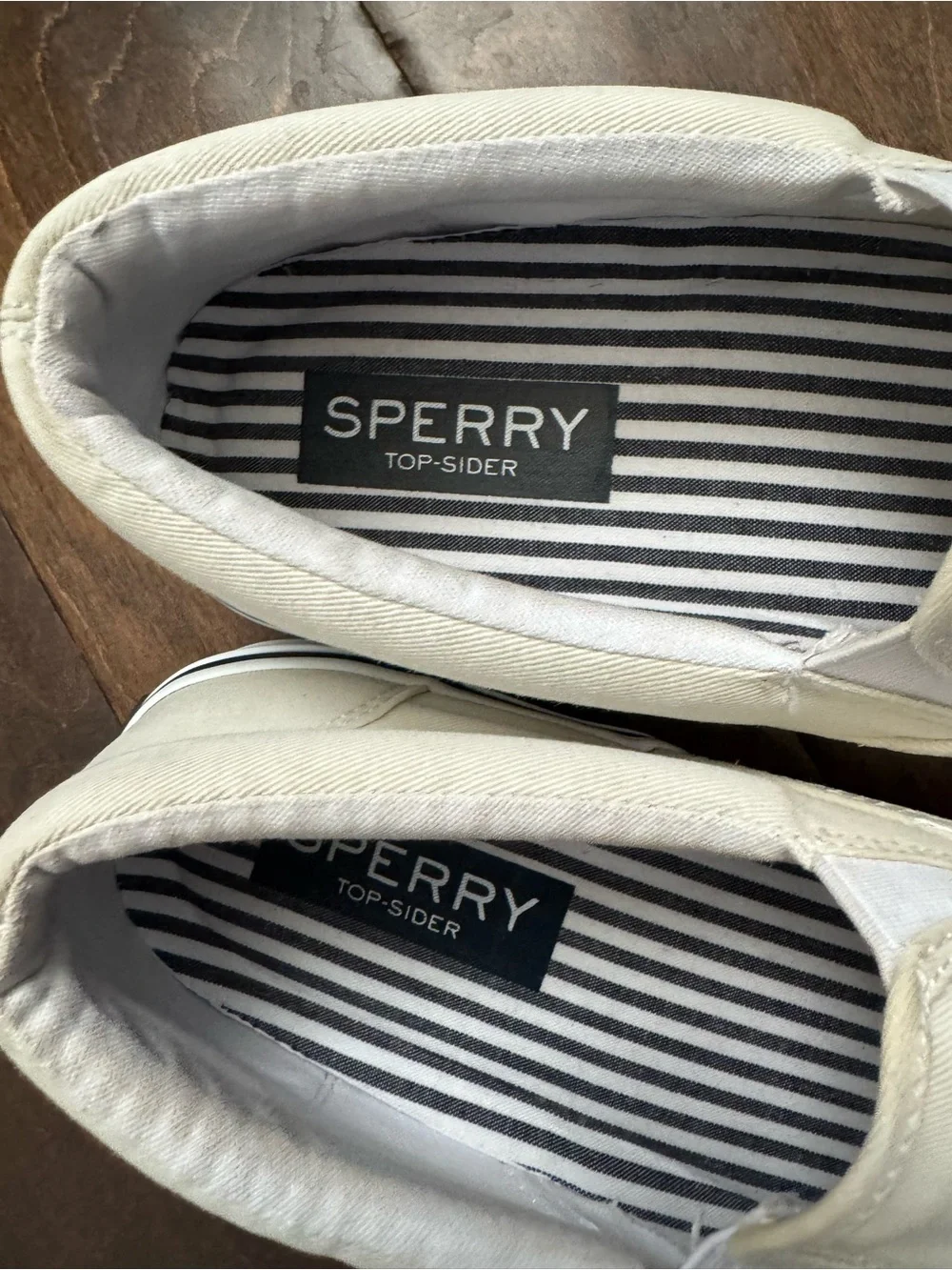 Sperry classic top